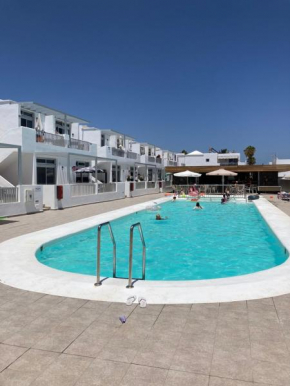 Los Gracioseras 2 Bed Apt no 218 - AC, WIFI, UK TV